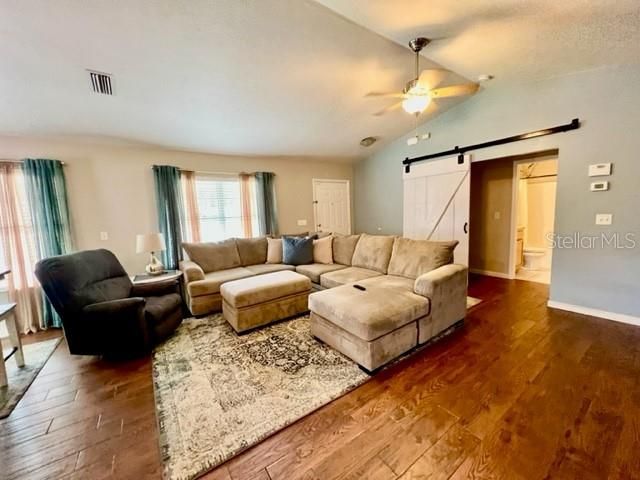 Recently Sold: $299,000 (3 beds, 2 baths, 1213 Square Feet)