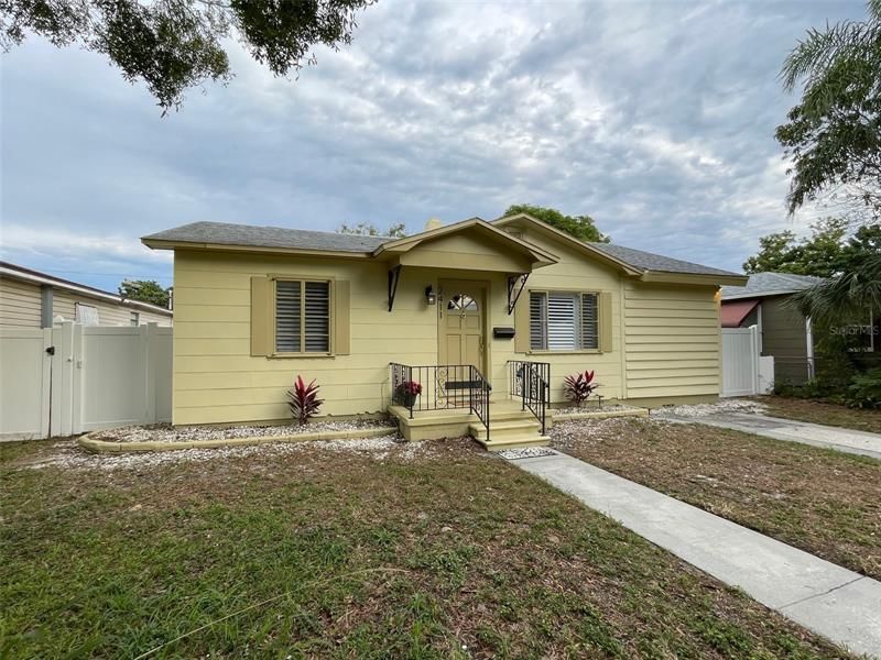 Recently Sold: $325,000 (3 beds, 1 baths, 1030 Square Feet)