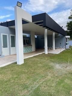 Vendido Recientemente: $880,000 (4 camas, 3 baños, 5625 Pies cuadrados)