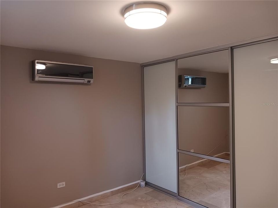 Vendido Recientemente: $880,000 (4 camas, 3 baños, 5625 Pies cuadrados)