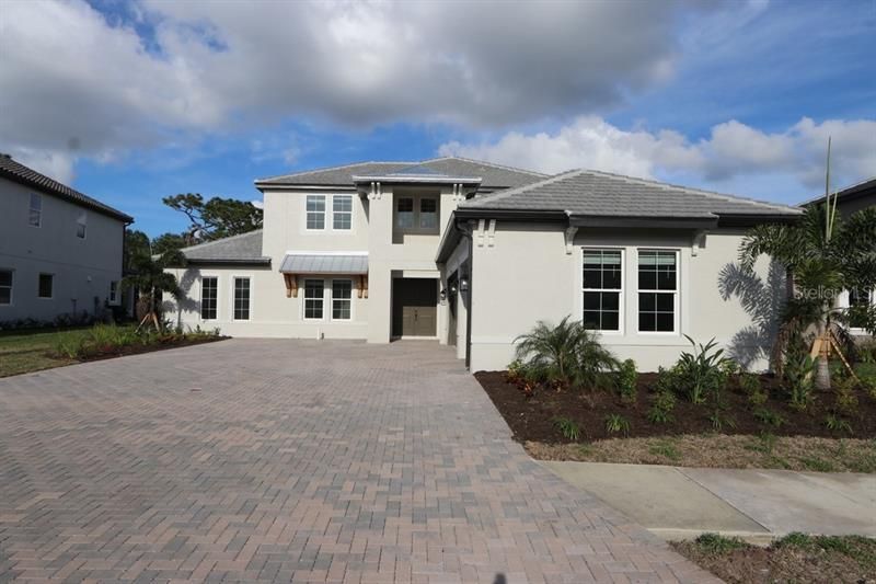 Recently Sold: $1,054,463 (4 beds, 4 baths, 4644 Square Feet)