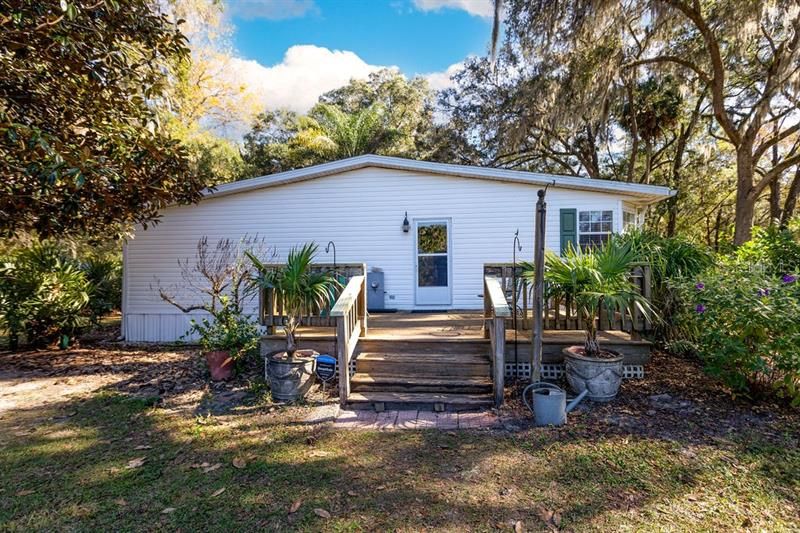 Recently Sold: $385,000 (3 beds, 2 baths, 2114 Square Feet)