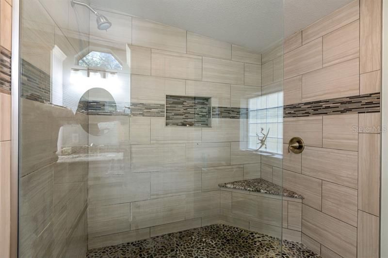 Huge shower to relax from your day