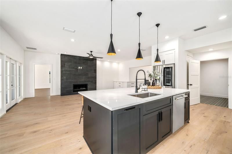 Recently Sold: $889,000 (3 beds, 3 baths, 2357 Square Feet)