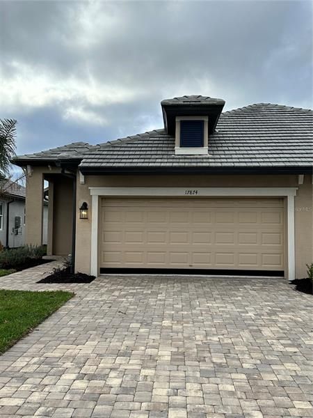 Recently Sold: $525,990 (3 beds, 2 baths, 1671 Square Feet)