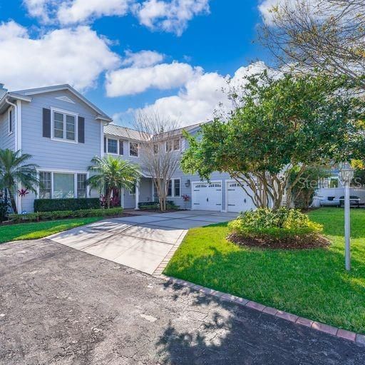Recently Sold: $1,195,000 (6 beds, 4 baths, 5031 Square Feet)