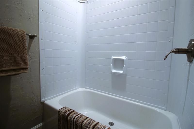 最近售出: $244,900 (3 贝兹, 2 浴室, 1296 平方英尺)