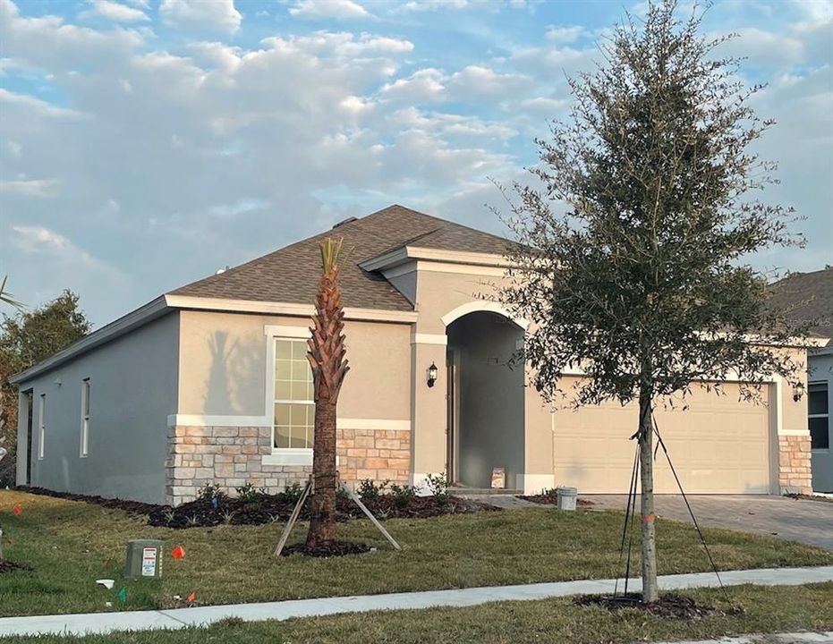 Recently Sold: $389,934 (4 beds, 2 baths, 1938 Square Feet)