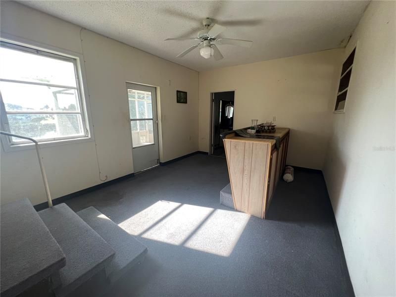 Recently Sold: $110,000 (2 beds, 1 baths, 1248 Square Feet)