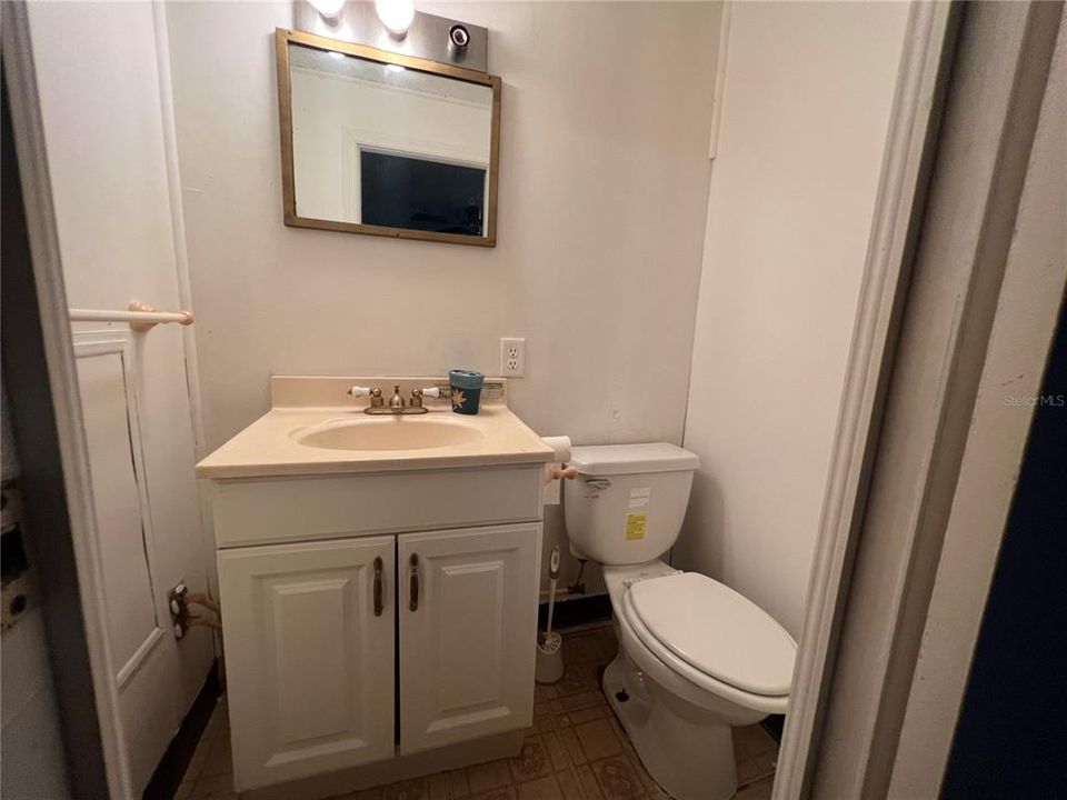 Recently Sold: $110,000 (2 beds, 1 baths, 1248 Square Feet)