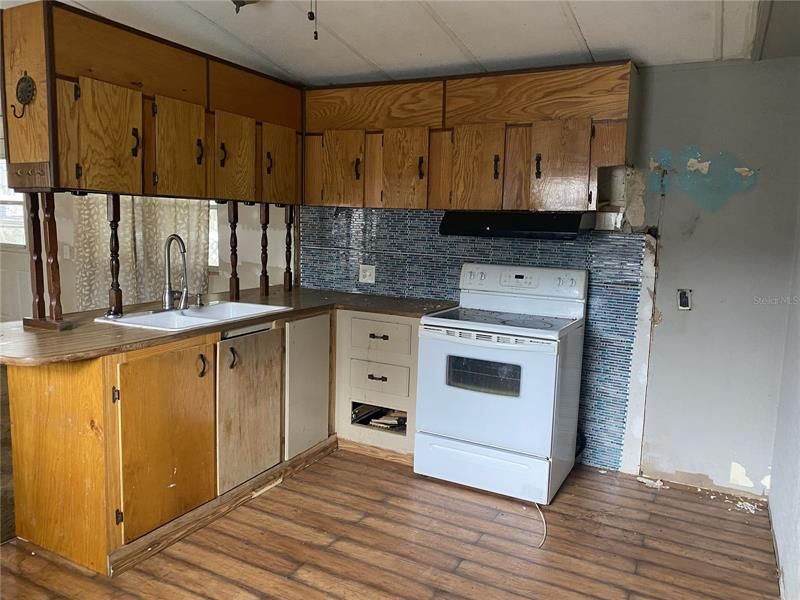 Recently Sold: $85,000 (3 beds, 2 baths, 924 Square Feet)