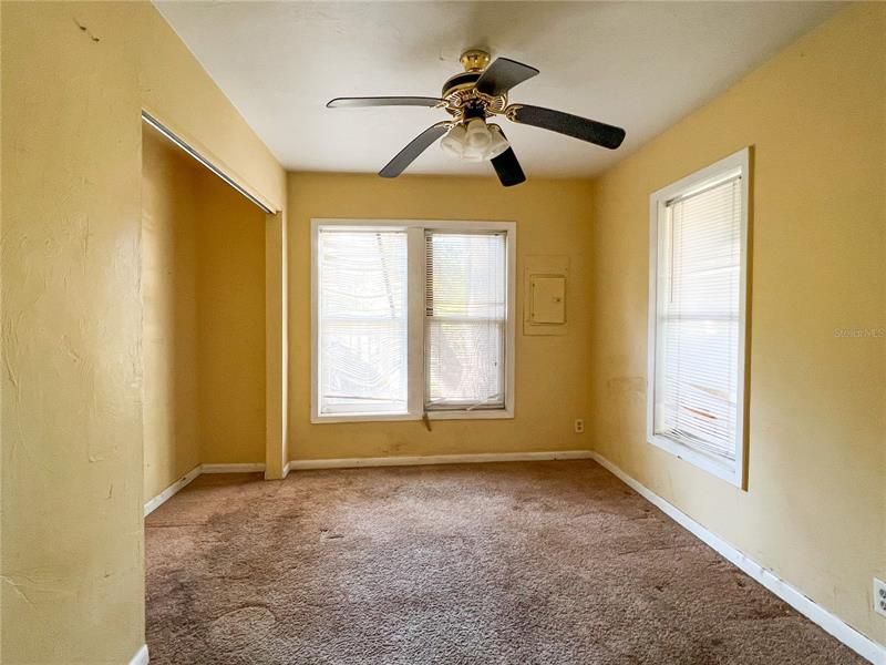 Recently Sold: $67,000 (3 beds, 1 baths, 970 Square Feet)