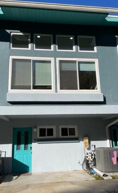 Recently Sold: $299,900 (2 beds, 2 baths, 1368 Square Feet)