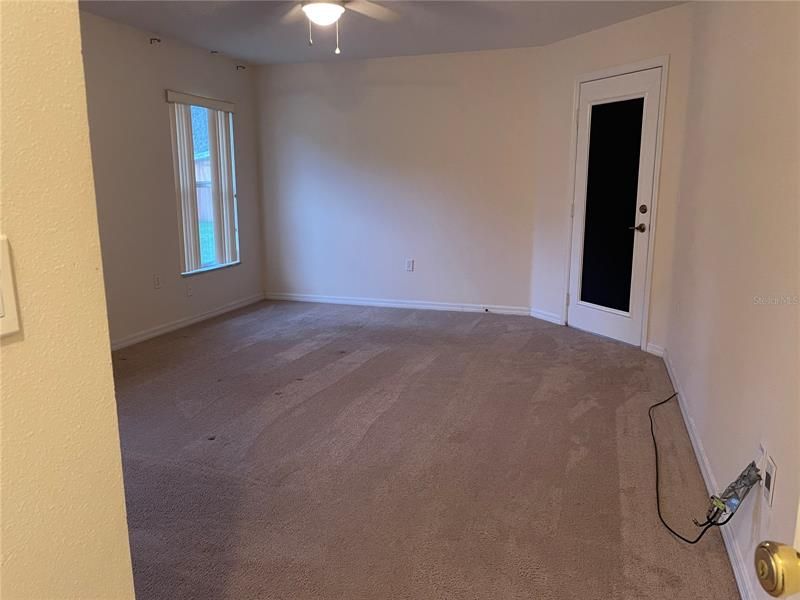 Recently Rented: $2,200 (3 beds, 2 baths, 1779 Square Feet)