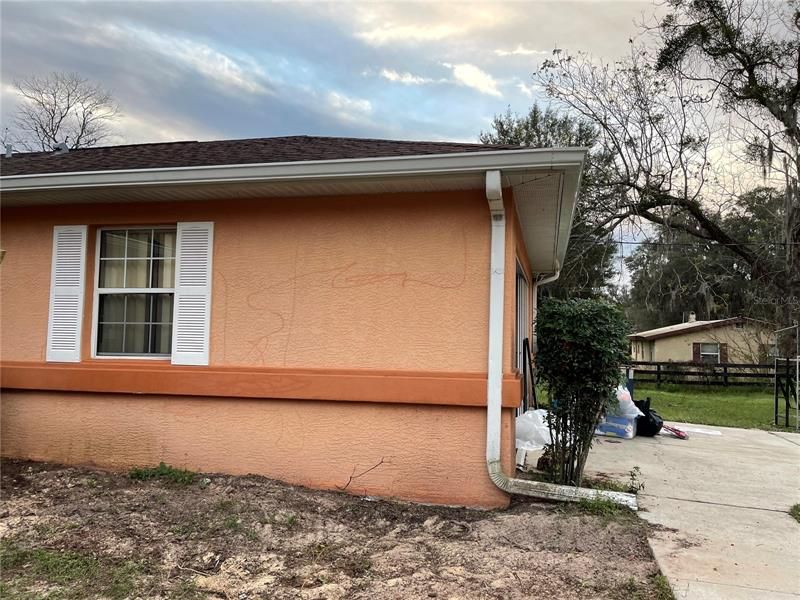 Recently Rented: $2,200 (3 beds, 2 baths, 1779 Square Feet)