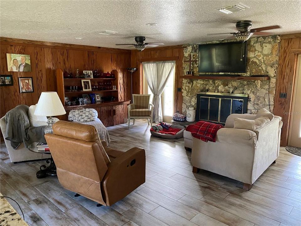 For Sale: $3,000,000 (2 beds, 2 baths, 2280 Square Feet)