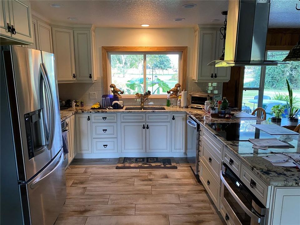 For Sale: $3,000,000 (2 beds, 2 baths, 2280 Square Feet)