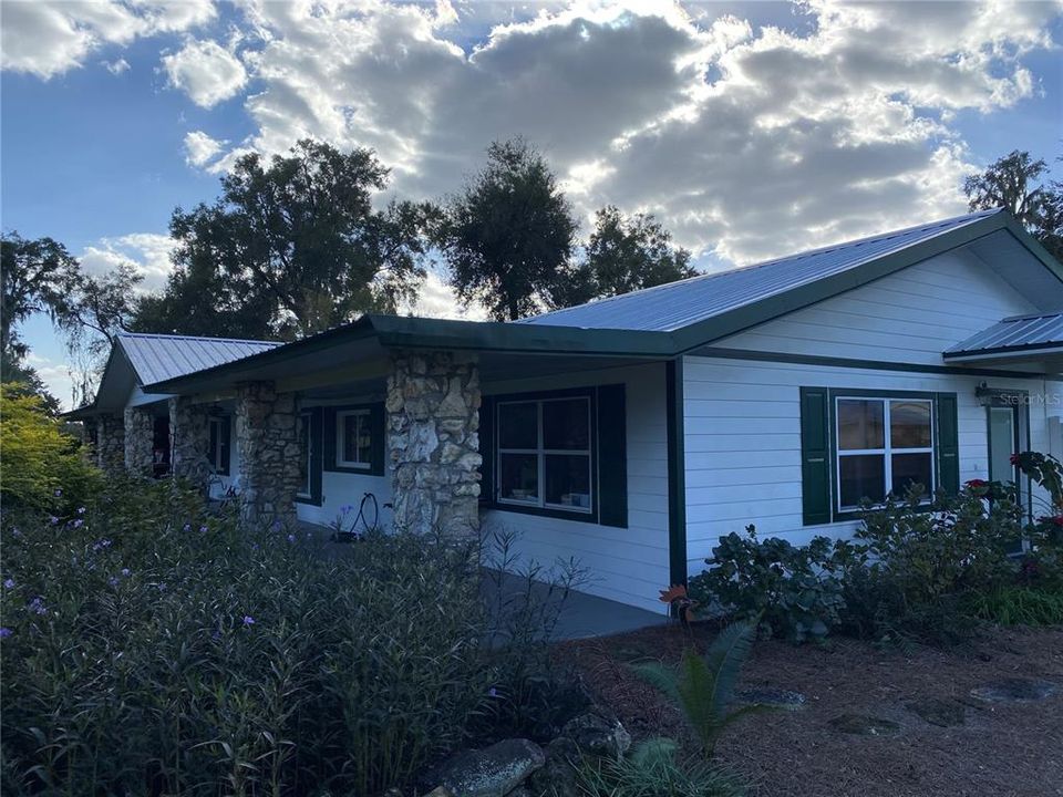 For Sale: $3,000,000 (2 beds, 2 baths, 2280 Square Feet)