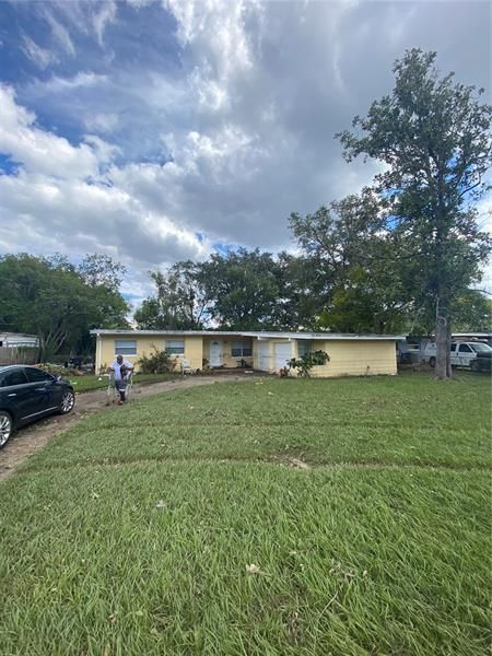 Recently Sold: $170,000 (3 beds, 2 baths, 1166 Square Feet)
