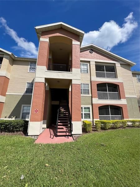 Recently Sold: $220,000 (3 beds, 2 baths, 1180 Square Feet)