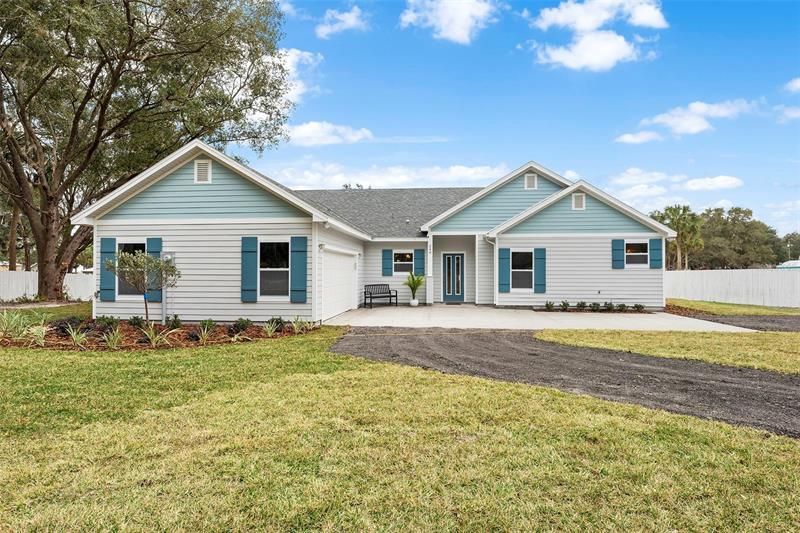 Recently Sold: $445,000 (4 beds, 2 baths, 2131 Square Feet)