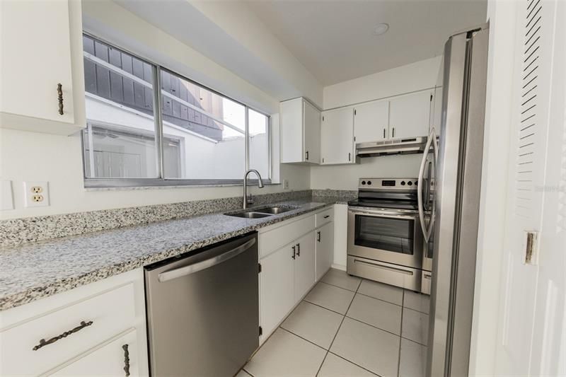 Recently Rented: $1,600 (2 beds, 2 baths, 1080 Square Feet)