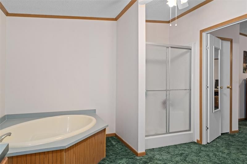 最近售出: $399,900 (4 贝兹, 2 浴室, 2356 平方英尺)