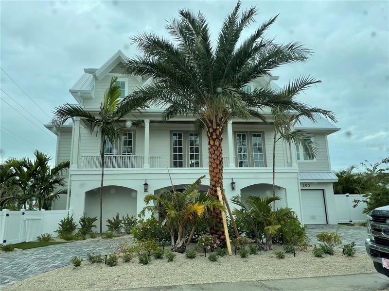 Recently Sold: $4,100,000 (4 beds, 4 baths, 2726 Square Feet)