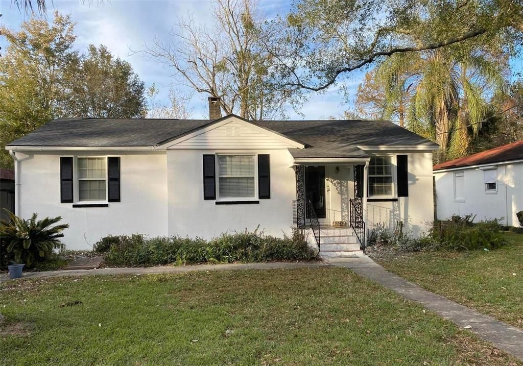 Recently Sold: $165,000 (3 beds, 1 baths, 1094 Square Feet)