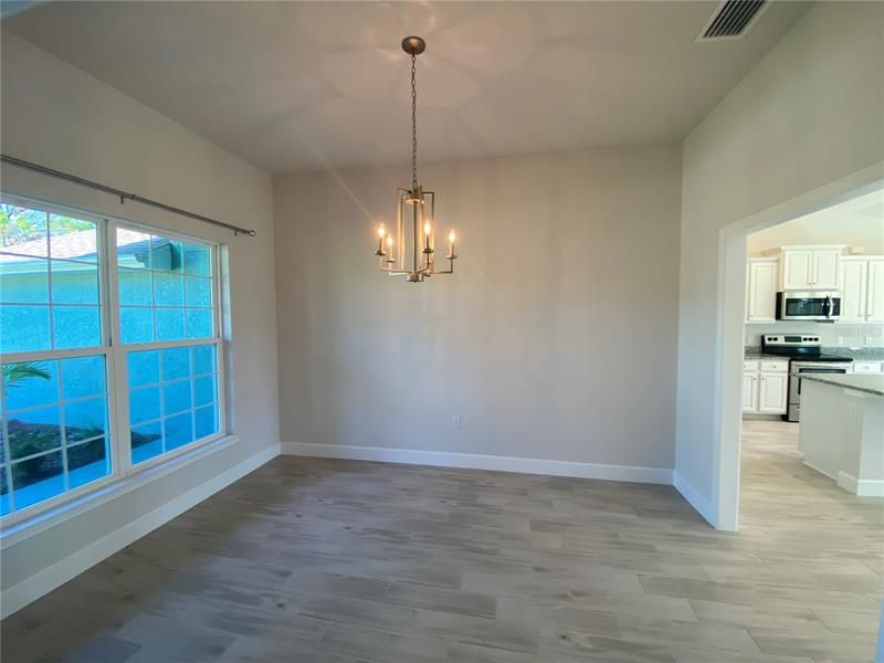 Recently Rented: $2,385 (4 beds, 2 baths, 2252 Square Feet)