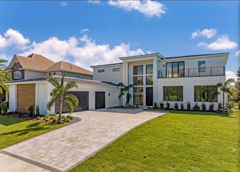 Recently Sold: $3,000,000 (5 beds, 6 baths, 6601 Square Feet)