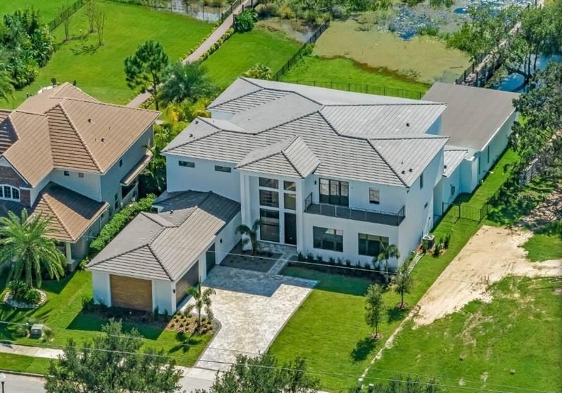 Recently Sold: $3,000,000 (5 beds, 6 baths, 6601 Square Feet)