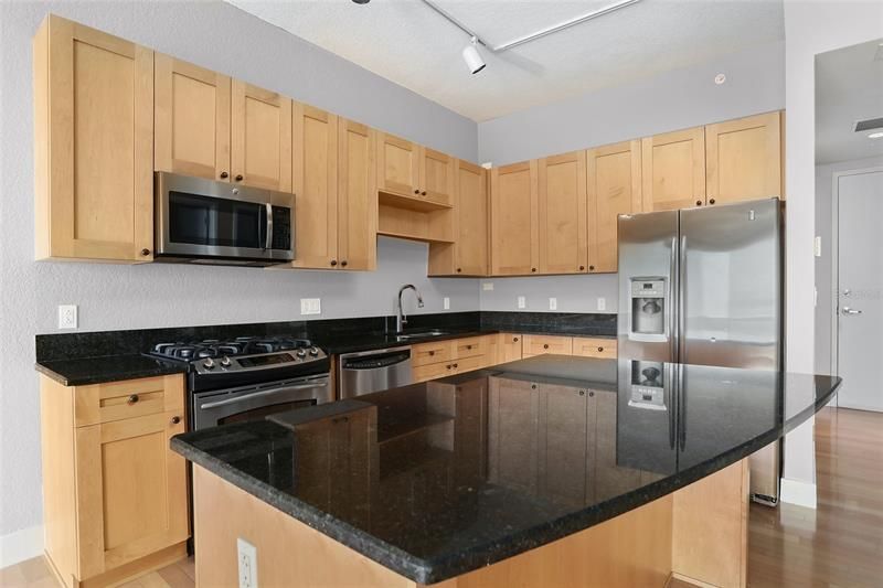 Recently Sold: $469,000 (2 beds, 2 baths, 1138 Square Feet)