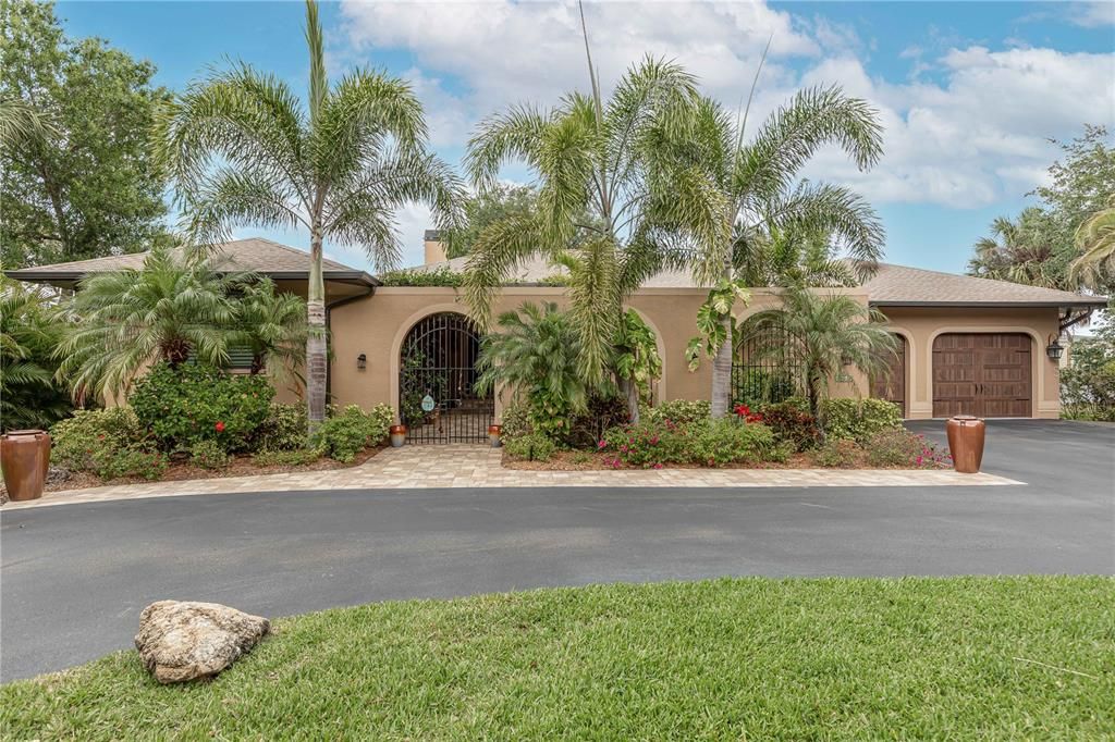 Recently Sold: $1,525,000 (3 beds, 2 baths, 2698 Square Feet)