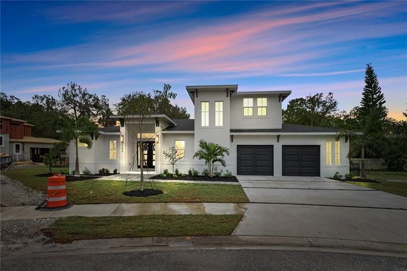 Recently Sold: $926,496 (4 beds, 2 baths, 2240 Square Feet)