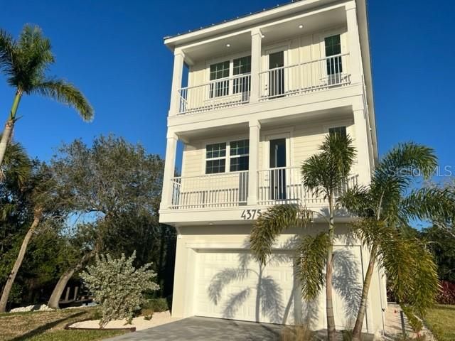 Recently Sold: $1,121,300 (3 beds, 2 baths, 1658 Square Feet)