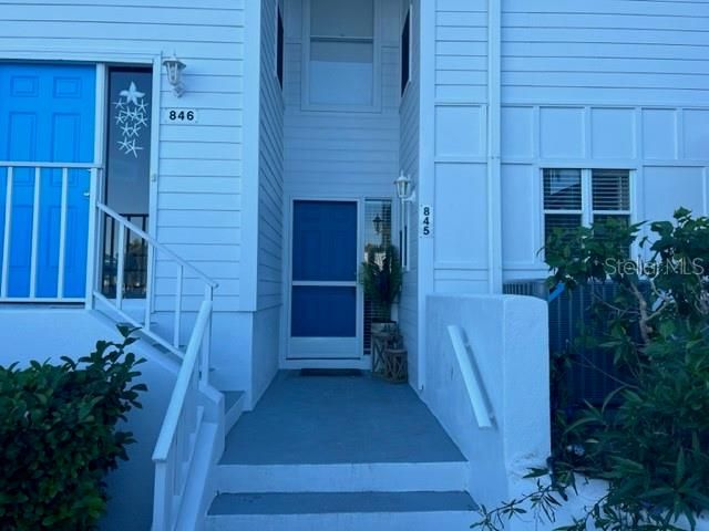 Recently Sold: $375,000 (2 beds, 2 baths, 1096 Square Feet)