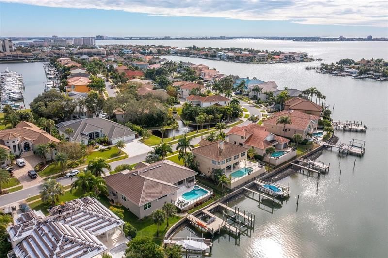 Recently Sold: $2,225,000 (3 beds, 2 baths, 2898 Square Feet)