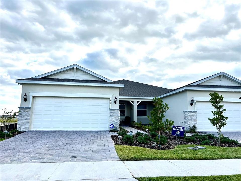 Recently Sold: $324,990 (2 beds, 2 baths, 1579 Square Feet)