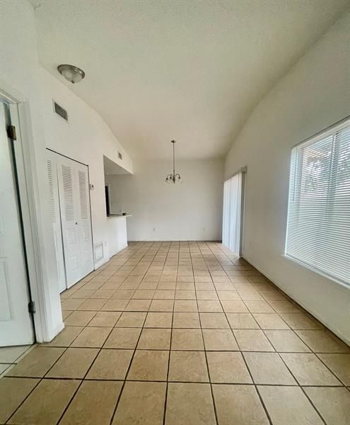 Recently Rented: $1,650 (2 beds, 2 baths, 938 Square Feet)