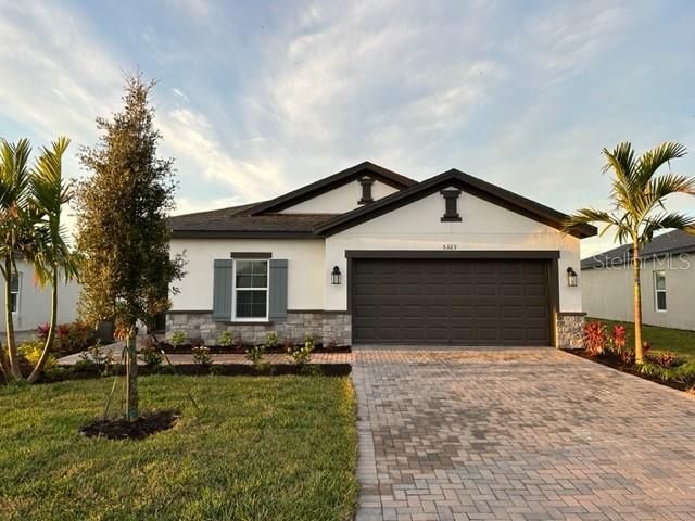 Recently Sold: $456,350 (4 beds, 3 baths, 2112 Square Feet)