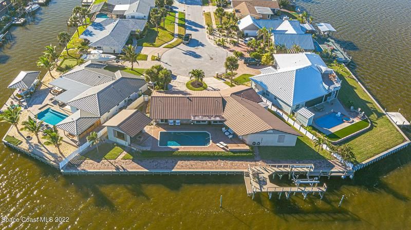 Recently Sold: $1,700,000 (4 beds, 3 baths, 2657 Square Feet)