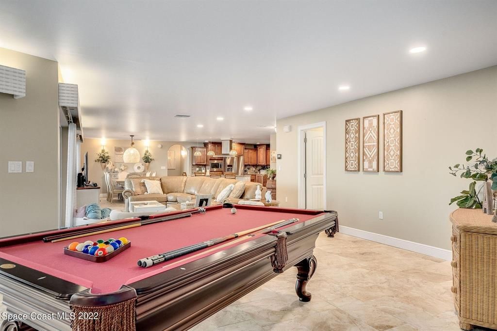 Recently Sold: $1,700,000 (4 beds, 3 baths, 2657 Square Feet)