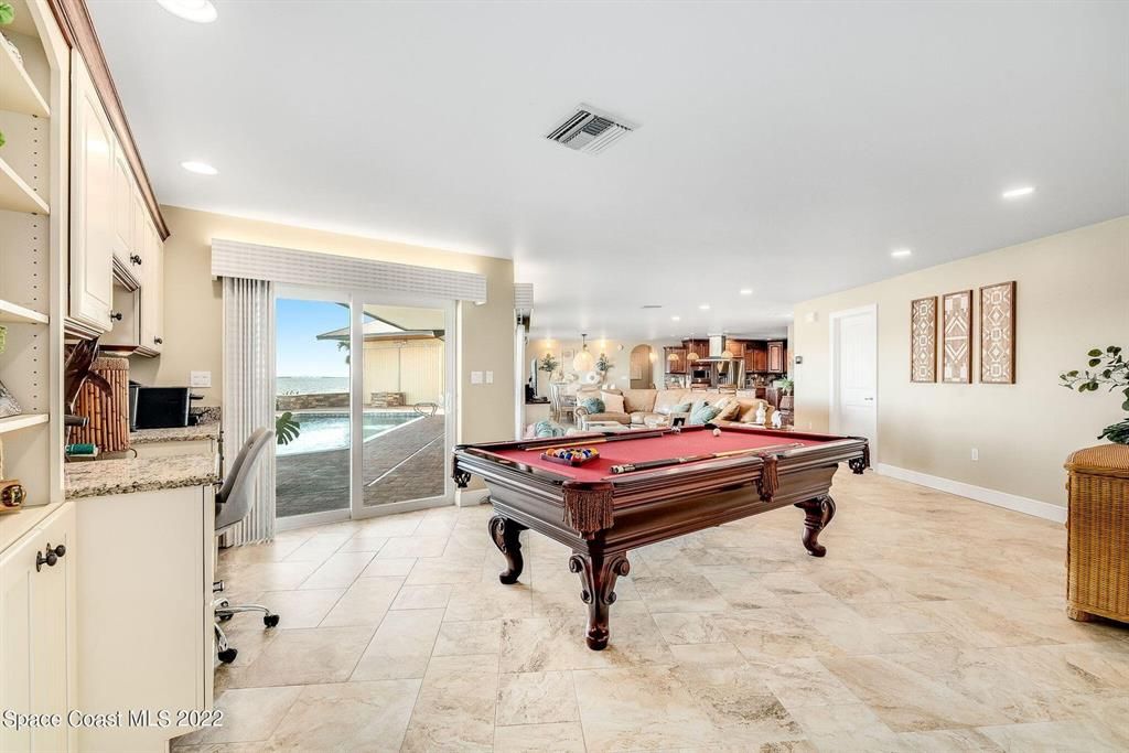 Recently Sold: $1,700,000 (4 beds, 3 baths, 2657 Square Feet)