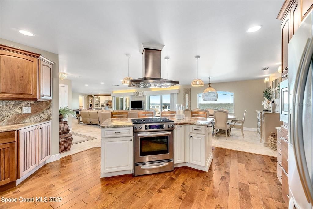 Recently Sold: $1,700,000 (4 beds, 3 baths, 2657 Square Feet)