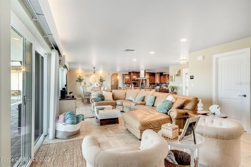 Recently Sold: $1,700,000 (4 beds, 3 baths, 2657 Square Feet)
