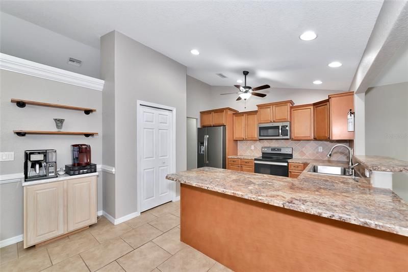 Recently Sold: $389,900 (3 beds, 2 baths, 2105 Square Feet)