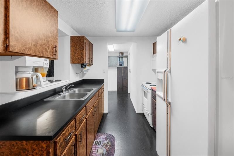 Recently Sold: $380,000 (3 beds, 2 baths, 1712 Square Feet)