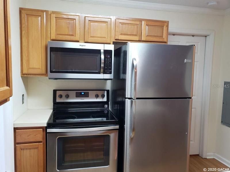 Recently Rented: $1,125 (2 beds, 2 baths, 800 Square Feet)