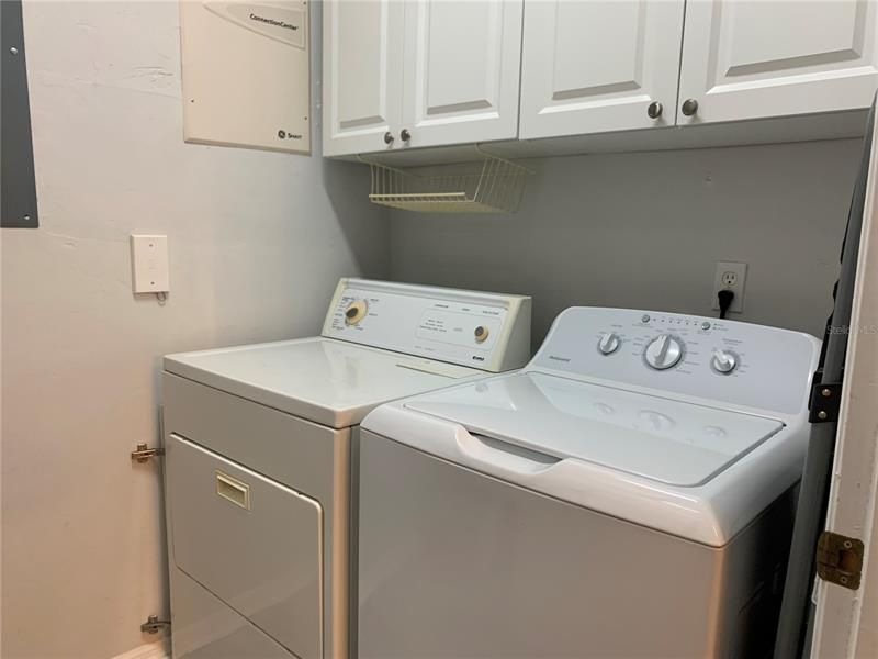 washer & dryer included